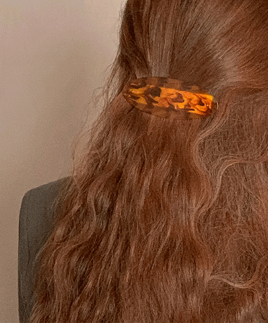 lilly hair pin