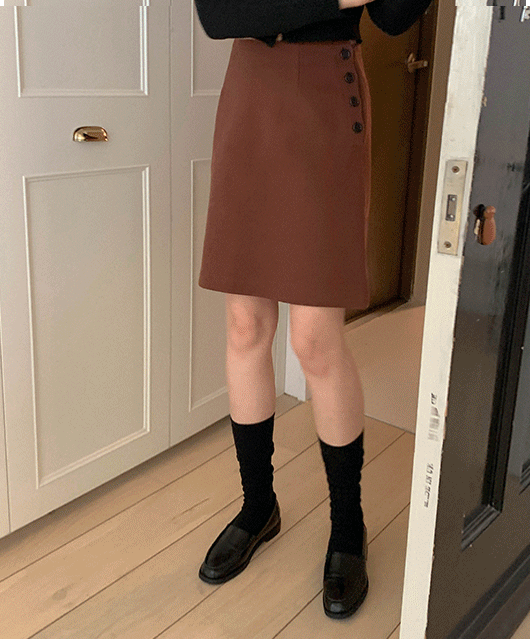 👢당일발송/MD추천👢 Agous button skirt (2color)