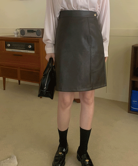 Kast leather skirt (2color)